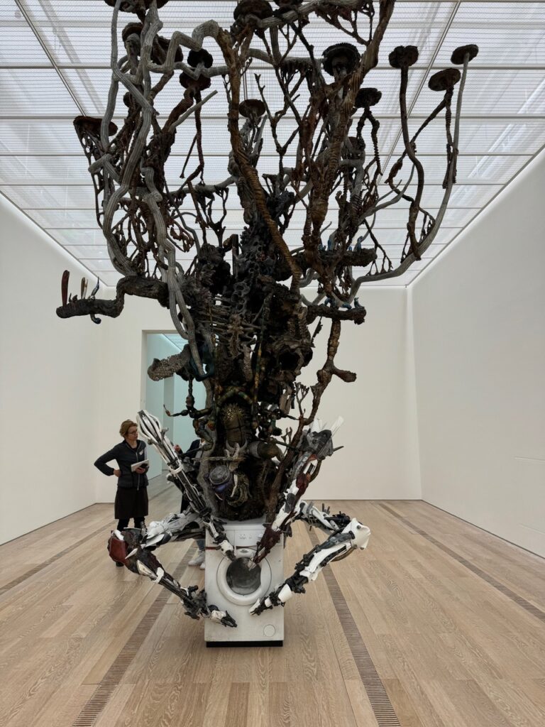 Adrián Villar Rojas, The End of Imagination VI, 2024, live simulations of active digital 
ecologies, and layered composites of organic, inorganic, human and machine-made matter, 
courtesy the artist  © Adrián Villar Rojas
